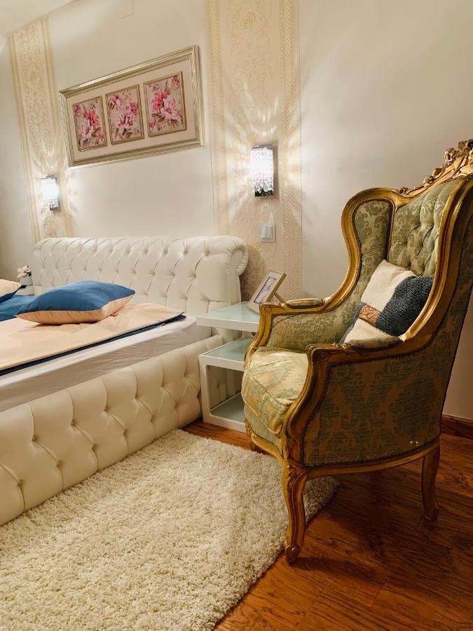 Casa Central Luxury オラデア エクステリア 写真